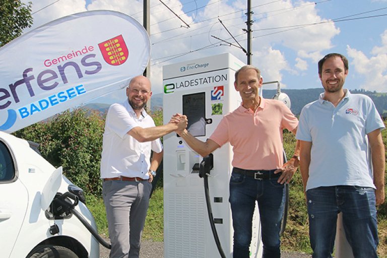 Baden und Laden im Freizeitzentrum Weißlahn Baden und Laden im Freizeitzentrum Weißlahn